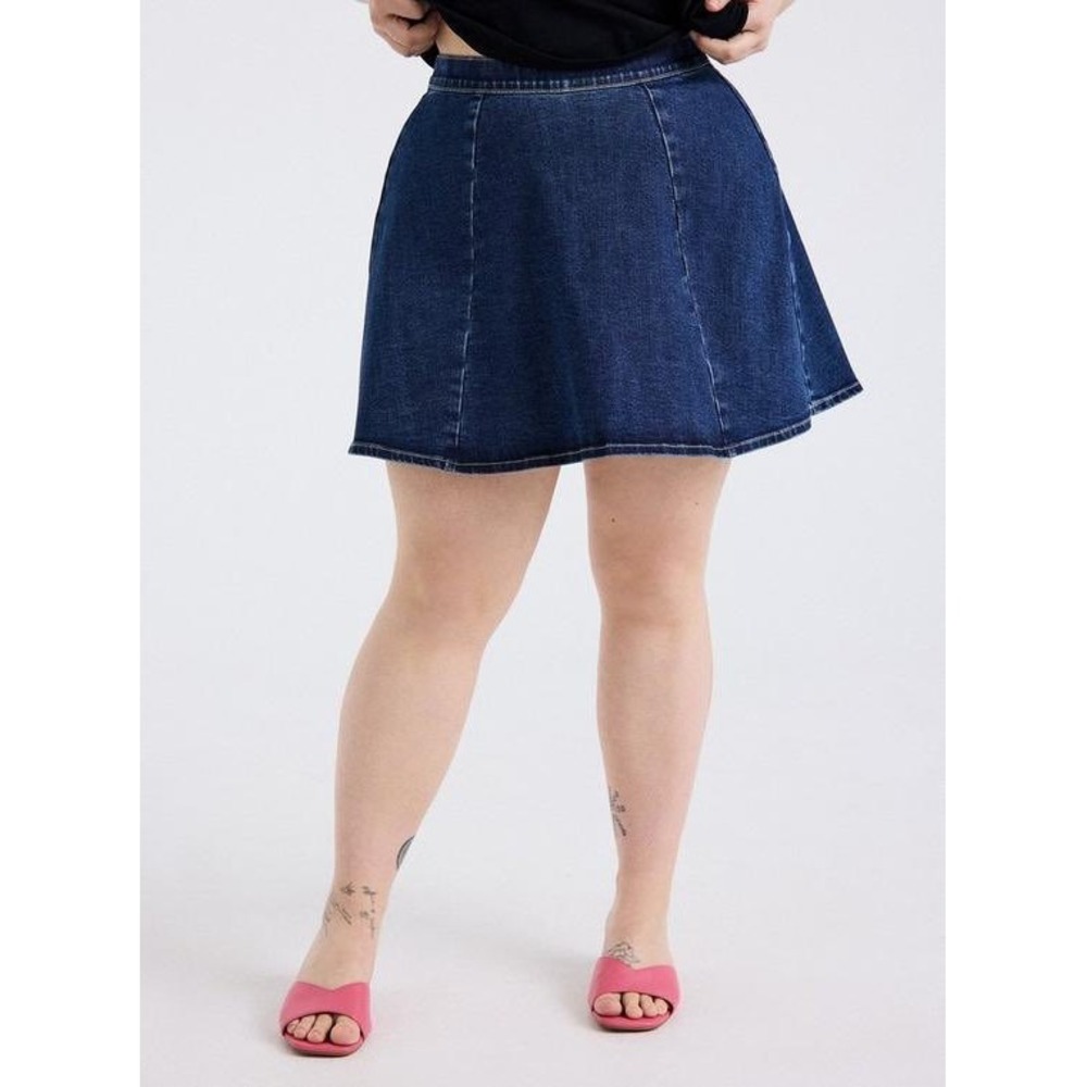 Retro Chic by Torrid Skort Women 18 Dark Wash Blue Denim Stretch Mini EUC